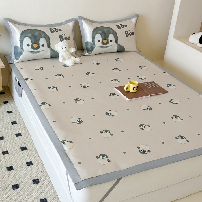 91家纺网 家纺一手货源 找家纺 圆岛 2024新款A类900D萌宠系列冰丝养生席 企鹅咕咕