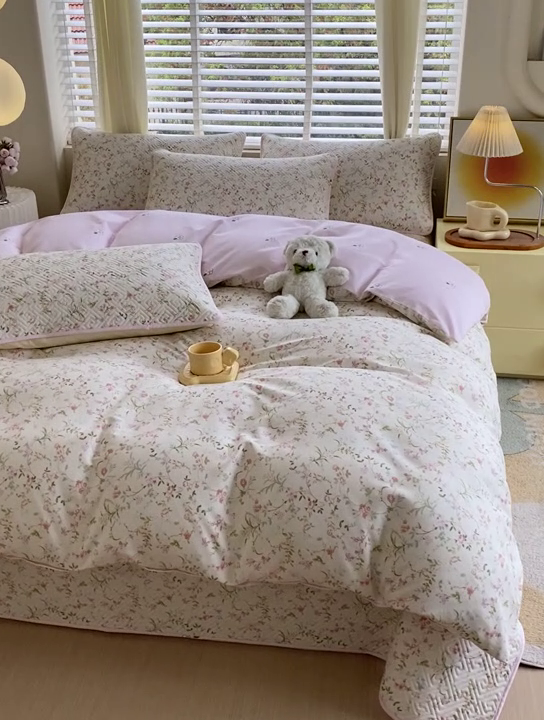 91家纺网 家纺一手货源 找家纺 羽爱家纺 2025新款A类双面全棉印花床盖套件 花蔓梦境