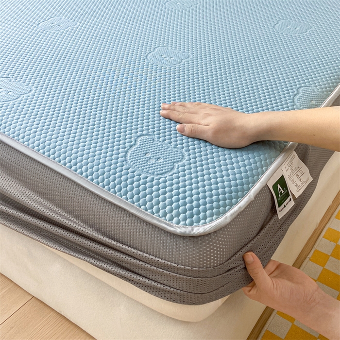 91家纺网 家纺一手货源 找家纺 吉象家纺 2024新款凉豆豆凉感软席凉席 小熊蓝