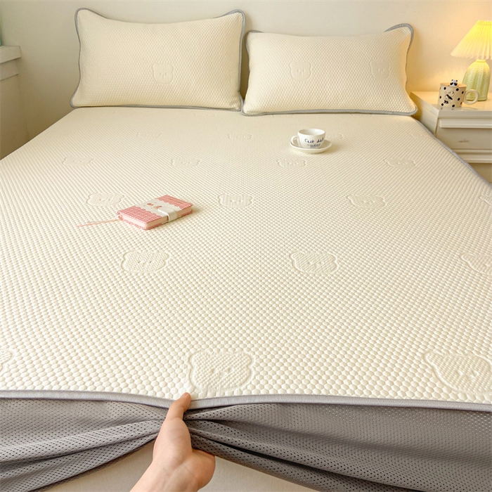 91家纺网 家纺一手货源 找家纺 吉象家纺 2024新款凉豆豆凉感软席凉席 小熊象牙白