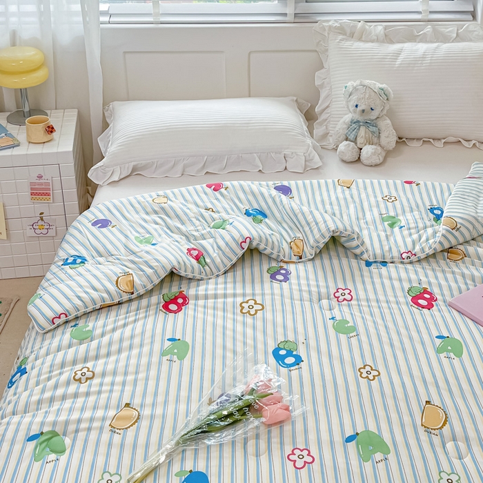 91家纺网 家纺一手货源 找家纺 吉祥家纺 2024新款凉感丝印花夏被 三色字母