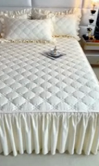 91家纺网 家纺一手货源 找家纺 忘忧草 2024新款亲肤磨毛夹棉床裙 佳人-浅米黄