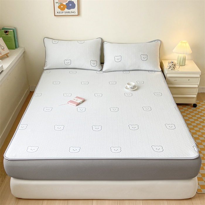 91家纺网 家纺一手货源 找家纺 吉象家纺 2024新款凉豆豆凉感软席凉席 白底小蓝熊