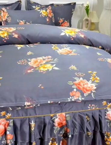 91家纺网 家纺一手货源 找家纺 小雨家纺 2026新款芦荟棉床裙四件套 百花齐放-灰