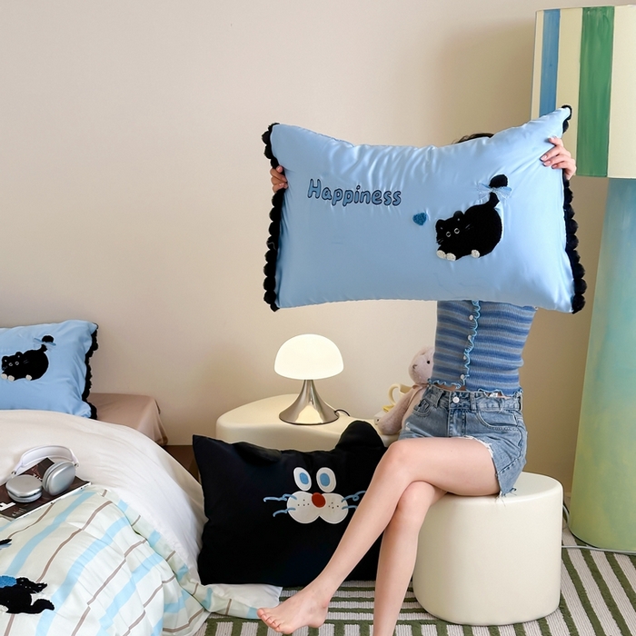 91家纺网 家纺一手货源 找家纺 黛舒家居 2024新款天丝条纹款四件套 黑色猫咪