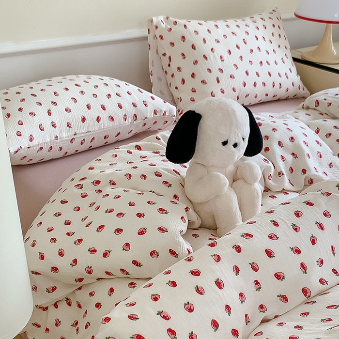 91家纺网 家纺一手货源 找家纺 萝莉家纺2025新款全棉双层皱皱纱四件套 甜甜草莓