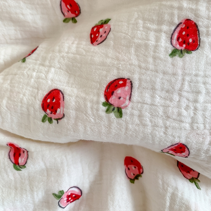 91家纺网 家纺一手货源 找家纺 萝莉家纺2025新款全棉双层皱皱纱四件套 甜甜草莓