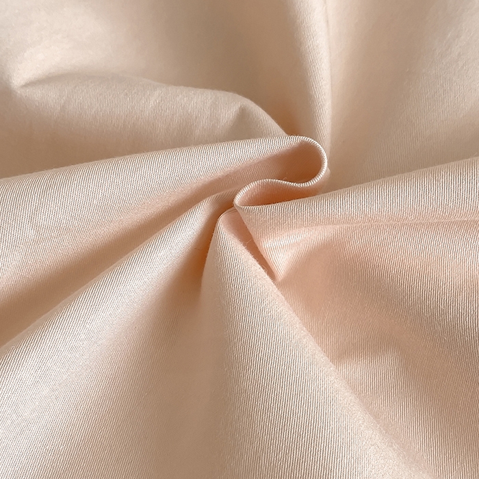 91家纺网 家纺一手货源 找家纺 澳梵家居 2024新款60s全棉刺绣四件套--【路易斯熊】系列 路易斯熊-白桃粉灰