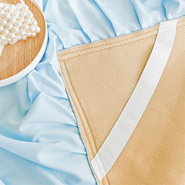 91家纺网 家纺一手货源 找家纺 共鸣沙发垫 2024新款A类凉感冰豆豆透气小菊花床裙系列 床裙冰豆小菊花蓝灰