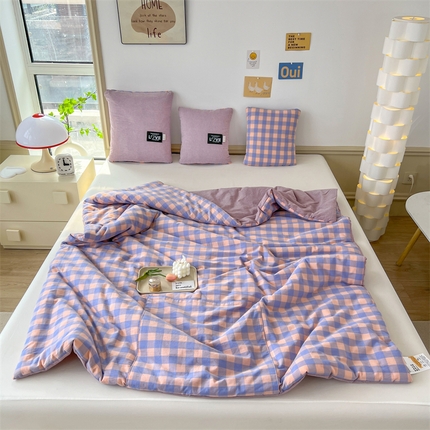 91家纺网 家纺一手货源 找家纺 翰轩家居 2024新款全棉色织水洗棉抱枕被 格调-紫