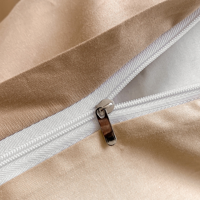 91家纺网 家纺一手货源 找家纺 澳梵家居 2024新款60s全棉刺绣四件套--【路易斯熊】系列 路易斯熊-奇遇金