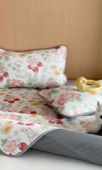 91家纺网 家纺一手货源 找家纺 时年 2024新款7A抗菌数码印花冰丝凉席（充值会员优惠10元） 草莓兔园