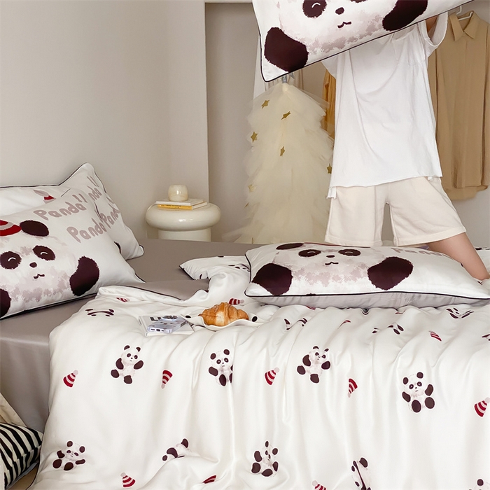 91家纺网 家纺一手货源 找家纺 圆岛家纺 2024新款萌宠数码印花四件套 熊猫崽崽