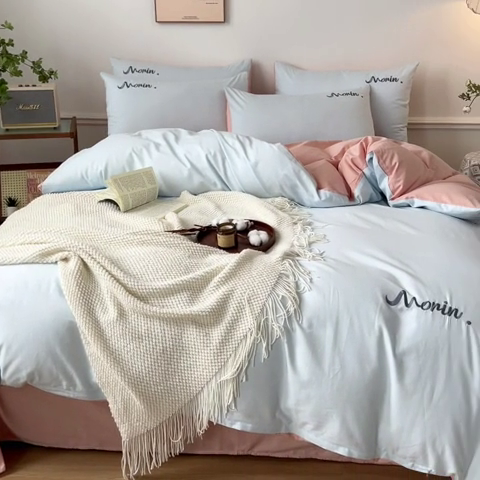 91家纺网 家纺一手货源 找家纺 多品家纺 2024新款全棉纯色双拼刺绣四件套 浅蓝水粉