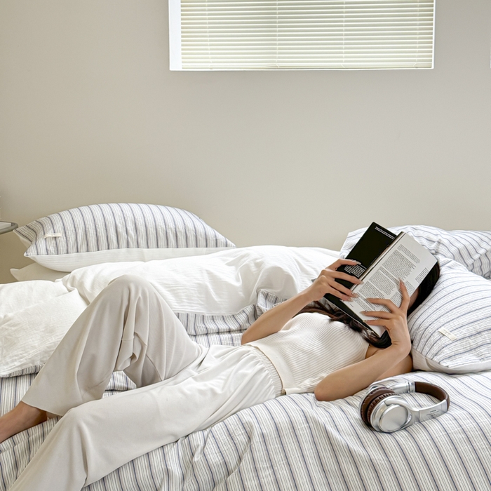 91家纺网 家纺一手货源 找家纺 玛奇朵 新款全棉色织立体提花四件套-海街日记 海街日记-蓝咖（搭配蓝色床单）