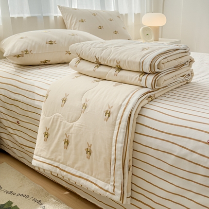 91家纺网 家纺一手货源 找家纺 金丝鸟家纺 2024新款全棉棉花夏被四件套 跳跳兔