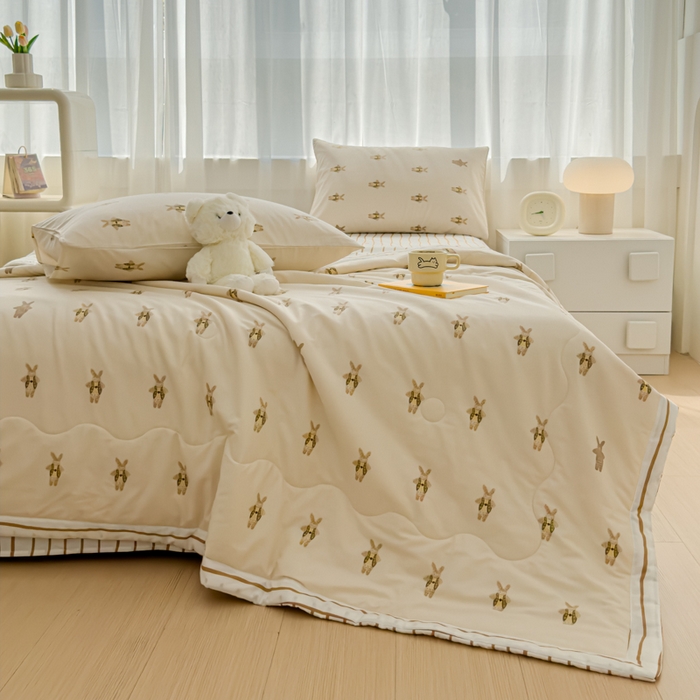 91家纺网 家纺一手货源 找家纺 金丝鸟家纺 2024新款全棉棉花夏被四件套 跳跳兔