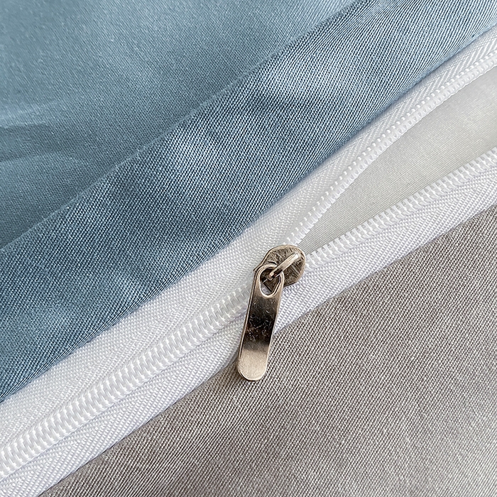 91家纺网 家纺一手货源 找家纺 澳梵家居 2024新款60s全棉刺绣四件套--【路易斯熊】系列 路易斯熊-莱茵蓝