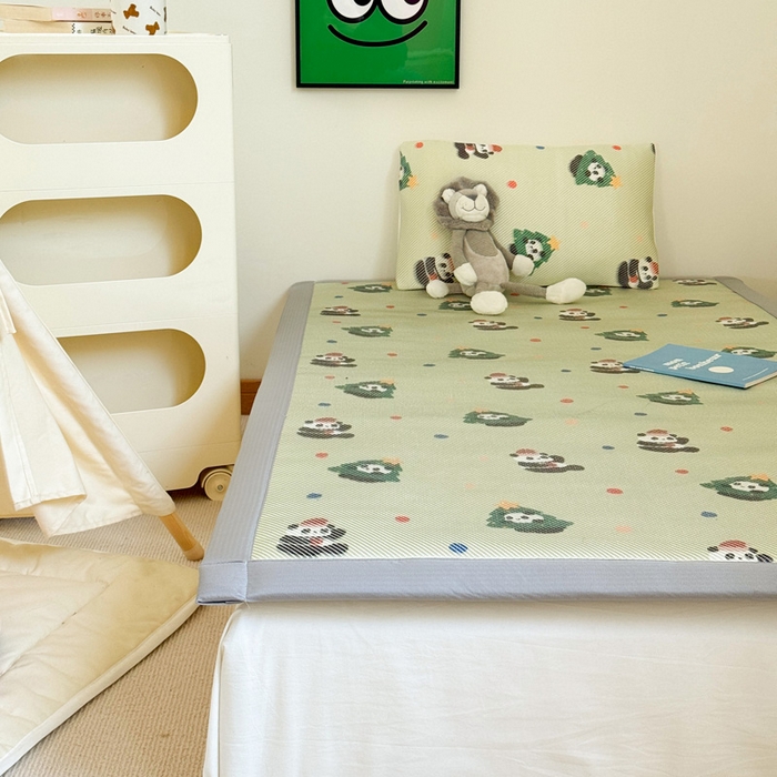 91家纺网 家纺一手货源 找家纺 喜多兔儿童家纺 2024新款抗菌大豆纤维隔尿凉席 绿色圣诞熊猫