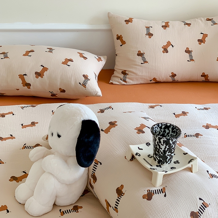 91家纺网 家纺一手货源 找家纺 萝莉家纺2025新款全棉双层皱皱纱四件套 腊肠狗