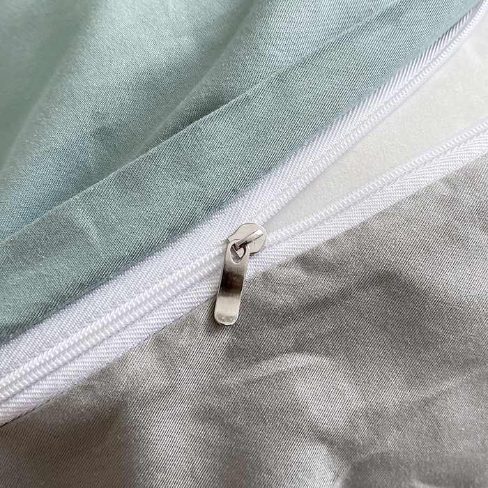 91家纺网 家纺一手货源 找家纺 澳梵家居 2024新款60s全棉刺绣四件套--【路易斯熊】系列 路易斯熊-烟波绿