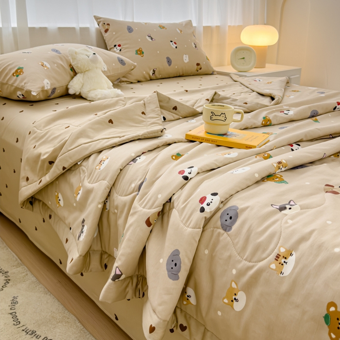 91家纺网 家纺一手货源 找家纺 金丝鸟家纺 2024新款全棉棉花夏被四件套 咖色喵星人