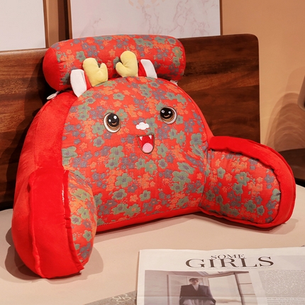 91家纺网 家纺一手货源 找家纺 仟亿莱 2024新款卡通三层纱拥抱式腰靠 拥抱中国龙