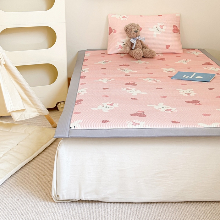 91家纺网 家纺一手货源 找家纺 喜多兔儿童家纺 2024新款抗菌大豆纤维隔尿凉席 粉色气球小兔