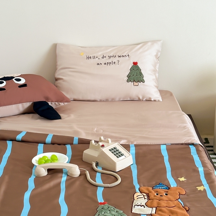 91家纺网 家纺一手货源 找家纺 黛舒家居 2024新款天丝条纹夏被款 小树熊