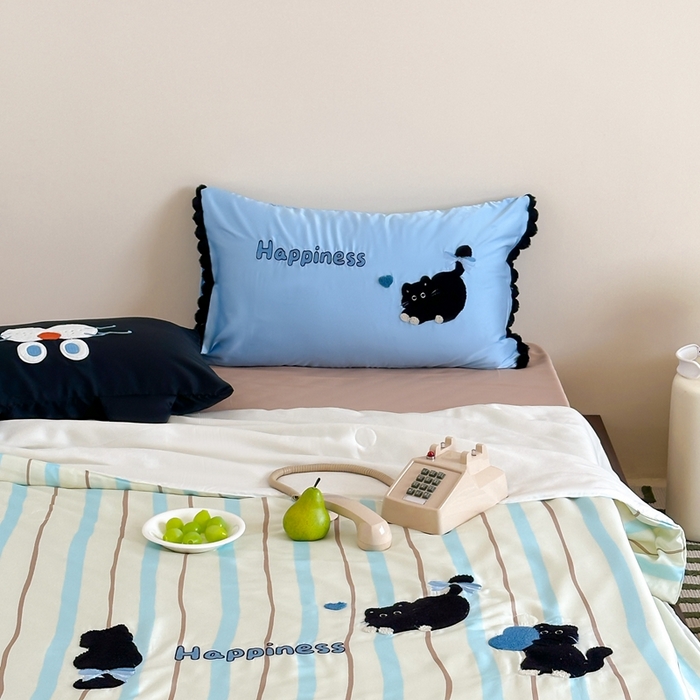 91家纺网 家纺一手货源 找家纺 黛舒家居 2024新款天丝条纹夏被款 黑色猫咪