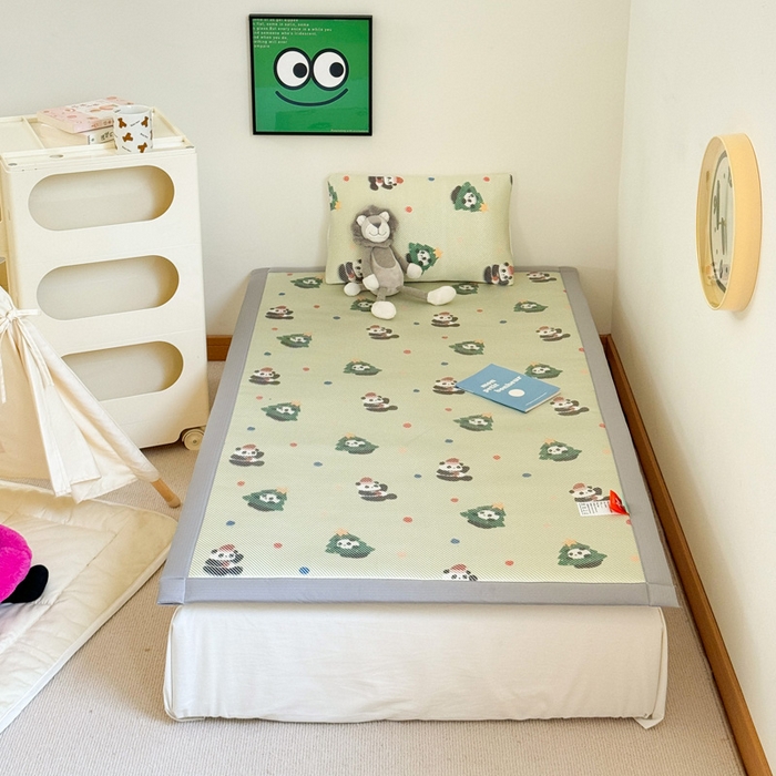 91家纺网 家纺一手货源 找家纺 喜多兔儿童家纺 2024新款抗菌大豆纤维隔尿凉席 绿色圣诞熊猫