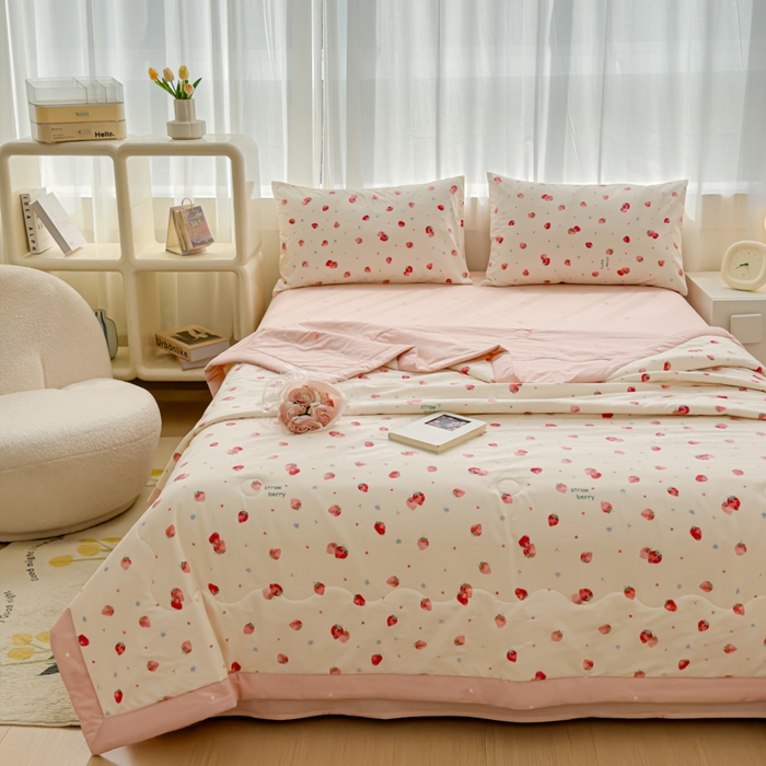 91家纺网 家纺一手货源 找家纺 金丝鸟家纺 2024新款全棉棉花夏被四件套 清新小草莓