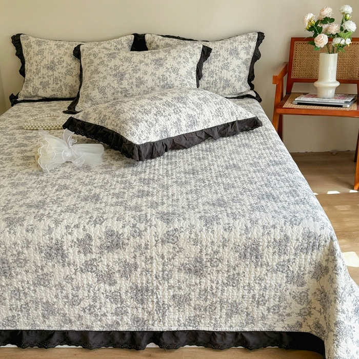 91家纺网 家纺一手货源 找家纺 添越 2024新款纯棉砂洗床盖 赫本风