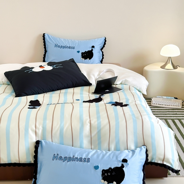 91家纺网 家纺一手货源 找家纺 黛舒家居 2024新款天丝条纹款四件套 黑色猫咪