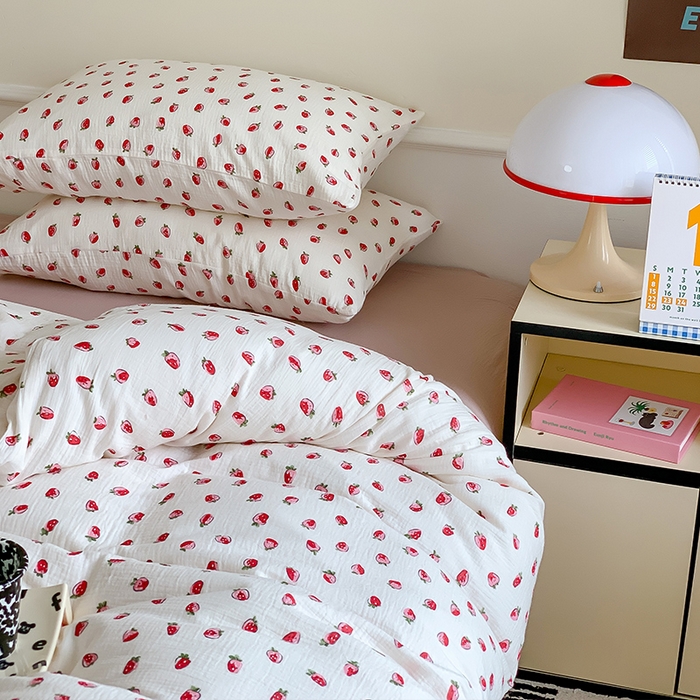 91家纺网 家纺一手货源 找家纺 萝莉家纺2025新款全棉双层皱皱纱四件套 甜甜草莓