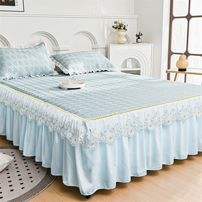 91家纺网 家纺一手货源 找家纺 共鸣沙发垫 2024新款A类凉感冰豆豆透气小菊花床裙系列 床裙冰豆小菊花蓝灰