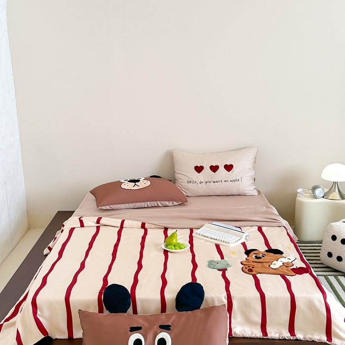 91家纺网 家纺一手货源 找家纺 黛舒家居 2024新款天丝条纹夏被款 面包熊