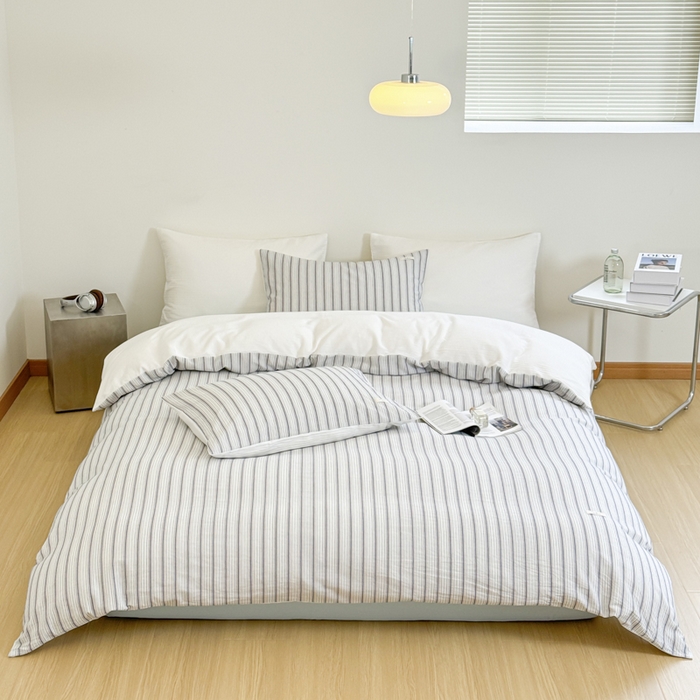 91家纺网 家纺一手货源 找家纺 玛奇朵 新款全棉色织立体提花四件套-海街日记 海街日记-蓝咖（搭配白色床单）