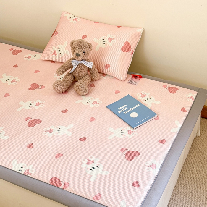 91家纺网 家纺一手货源 找家纺 喜多兔儿童家纺 2024新款抗菌大豆纤维隔尿凉席 粉色气球小兔