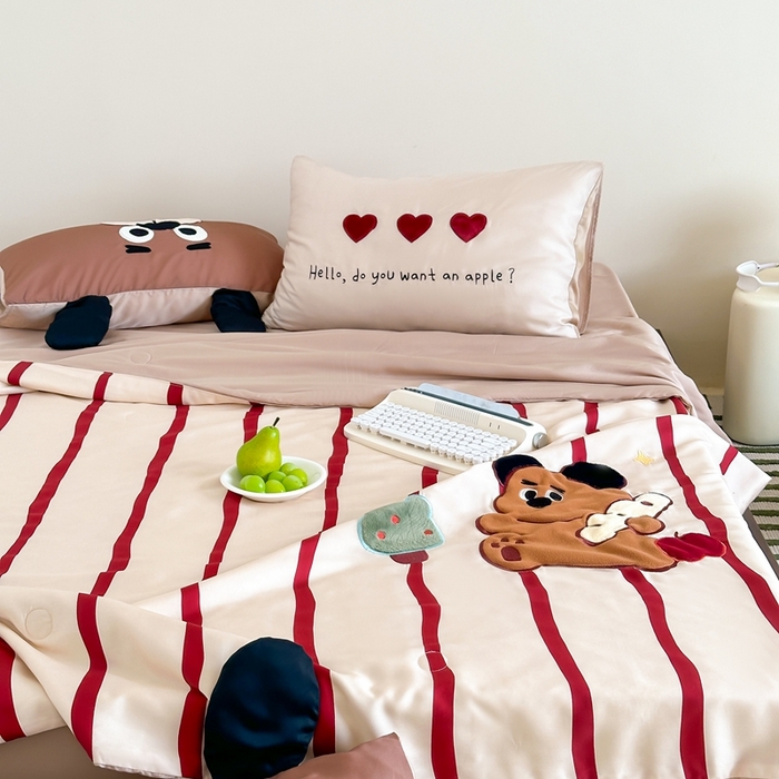 91家纺网 家纺一手货源 找家纺 黛舒家居 2024新款天丝条纹夏被款 面包熊