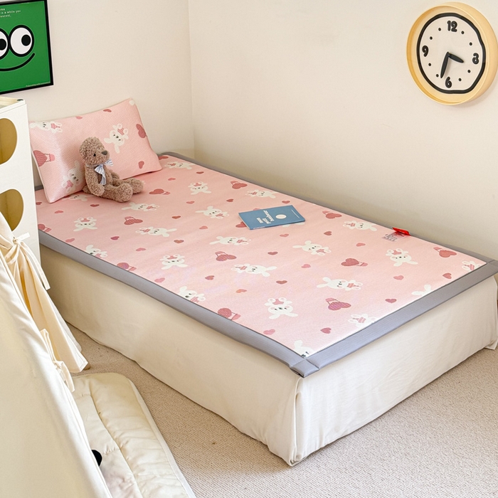 91家纺网 家纺一手货源 找家纺 喜多兔儿童家纺 2024新款抗菌大豆纤维隔尿凉席 粉色气球小兔