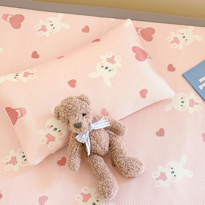 91家纺网 家纺一手货源 找家纺 喜多兔儿童家纺 2024新款抗菌大豆纤维隔尿凉席 粉色气球小兔