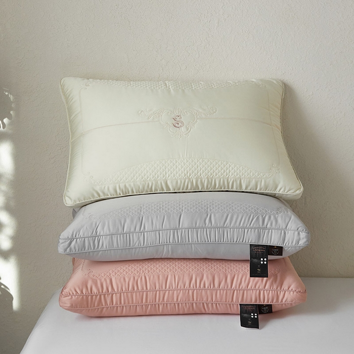 91家纺网 家纺一手货源 找家纺 （总）2024新款那波利之夏经典蚕丝枕酒店丝棉枕抗菌家用男女呵护颈椎软枕