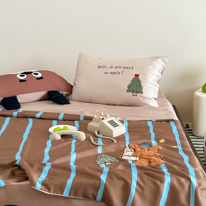 91家纺网 家纺一手货源 找家纺 黛舒家居 2024新款天丝条纹夏被款 小树熊