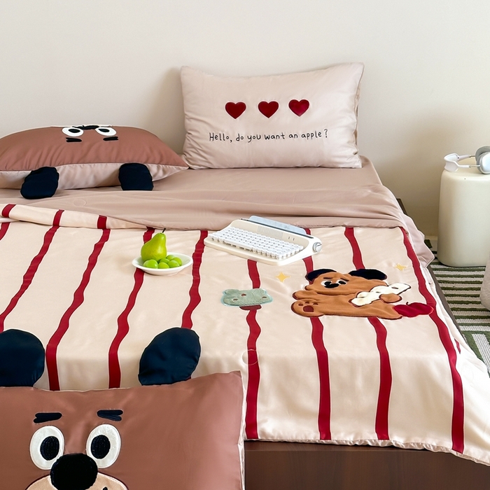 91家纺网 家纺一手货源 找家纺 黛舒家居 2024新款天丝条纹夏被款 面包熊