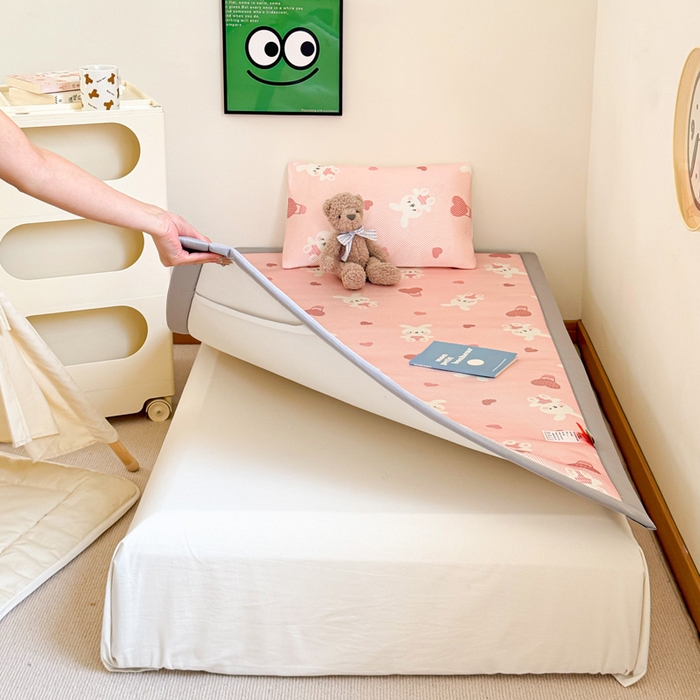 91家纺网 家纺一手货源 找家纺 喜多兔儿童家纺 2024新款抗菌大豆纤维隔尿凉席 粉色气球小兔