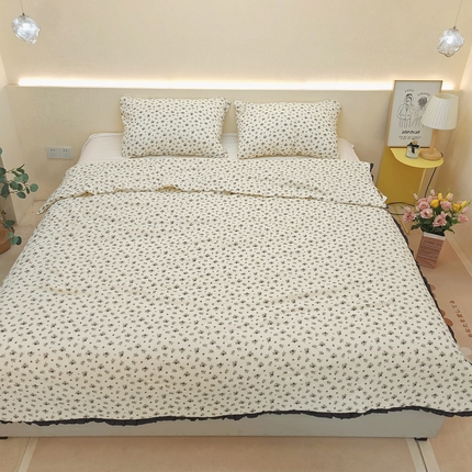 91家纺网 家纺一手货源 找家纺  有货  2024新款双层皱皱纱大豆被 梦华录