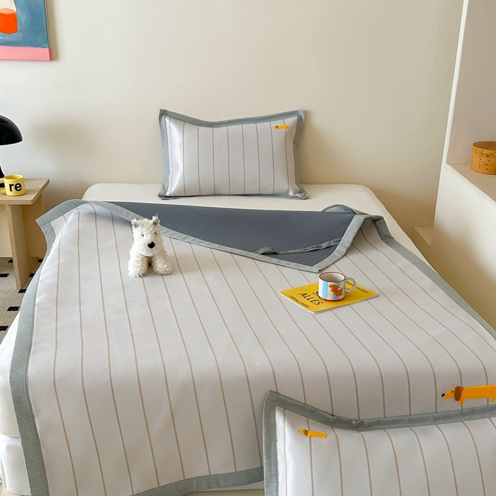 91家纺网 家纺一手货源 找家纺 时年 2024新款7A抗菌提花毛巾绣冰丝凉席（充值会员优惠10元） 冰丝毛巾绣-腊肠狗