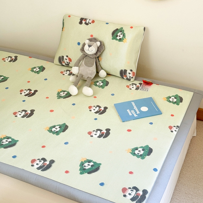 91家纺网 家纺一手货源 找家纺 喜多兔儿童家纺 2024新款抗菌大豆纤维隔尿凉席 绿色圣诞熊猫