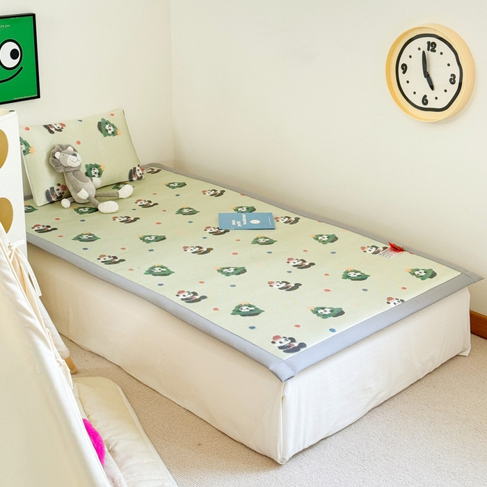 91家纺网 家纺一手货源 找家纺 喜多兔儿童家纺 2024新款抗菌大豆纤维隔尿凉席 绿色圣诞熊猫